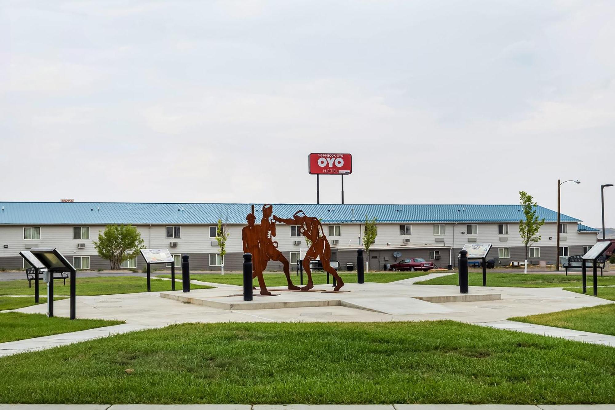 Oyo ホテル シェルビー Mt ハイウェイ 2&I-15 エクステリア 写真